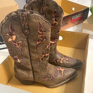 Laredo cowboy boots with leopard detail